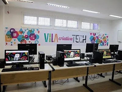 Vila Criativa ganha espaço para moradores usarem computadores e internet