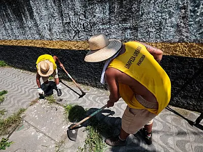 Mutirão de limpeza no Bairro Flórida retira 65 toneladas de entulho das ruas
