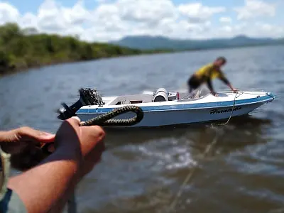 Polícia Ambiental apoia embarcação que estava à deriva a mais de três horas