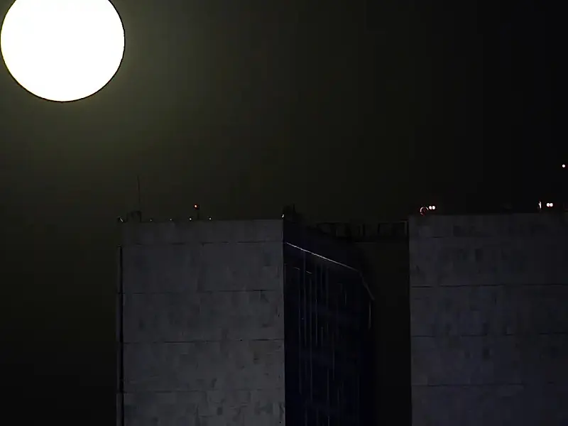 Primeira Superlua de 2024 pode ser vista nesta segunda-feira (19)