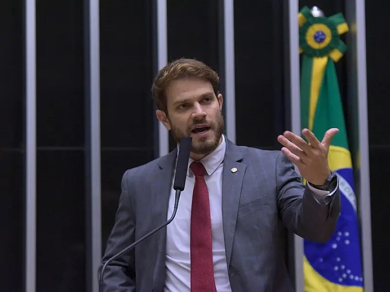 Lei que torna crime hediondo os maus-tratos contra animais com resultado em morte ganha urgência
