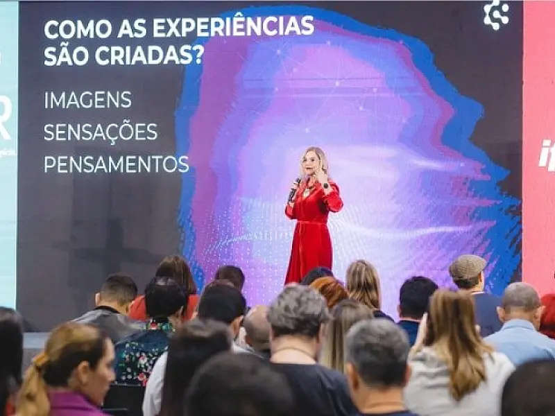 Tecnologia, experiência do cliente e gestão em foco: o primeiro dia do Fórum Bares&Restaurantes;