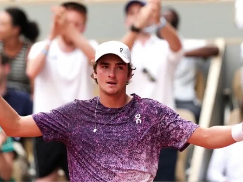 João Fonseca faz história e coloca o Brasil novamente nas quartas de Roland Garros