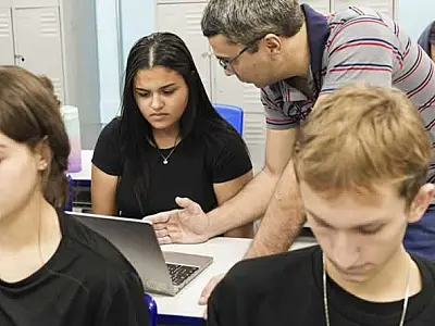 Inscrições para 10 mil vagas do programa de estágios BEEM já começaram