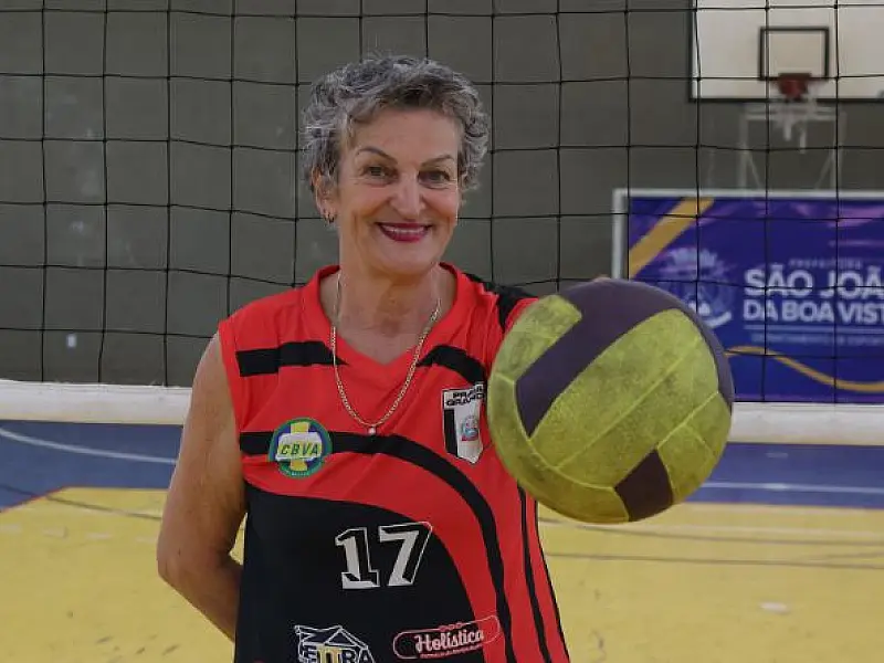 Atleta do vôlei adaptado jogou basquete e viu Paula e Hortência despontarem
