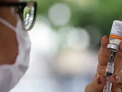 Ministério da Saúde entrega menos de 10% das vacinas da Covid prometidas para 2024