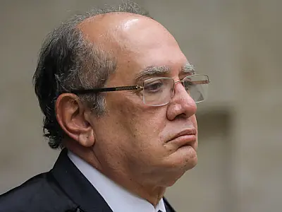 Gilmar impede que juízes derrubem decreto de Lula sobre armas
