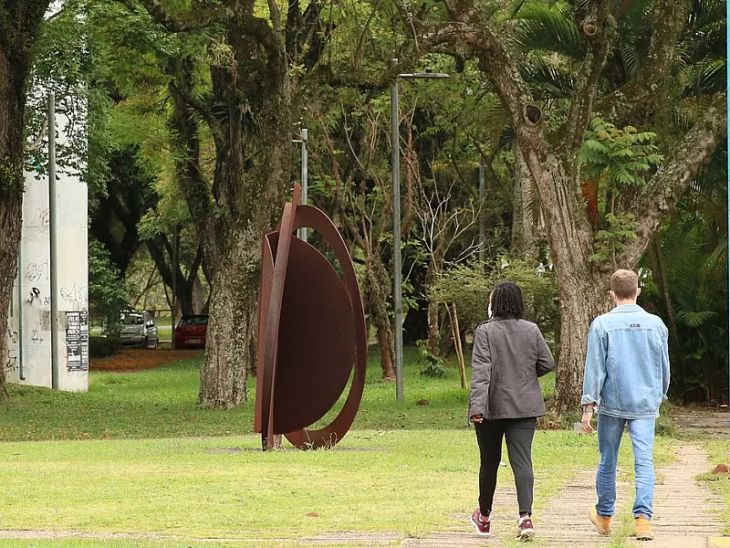 USP abre edital para bolsas de pós-doutorado a pesquisadores negros