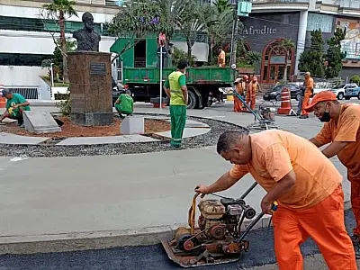 Praça em Santos entra em fase final de revitalização