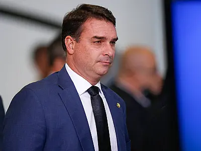 Flávio cita Selic para criticar PT e acaba atingindo governo Bolsonaro