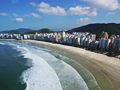 Rede hoteleira da Baixada Santista espera 80% de ocupação para o Natal e 92% no Réveillon