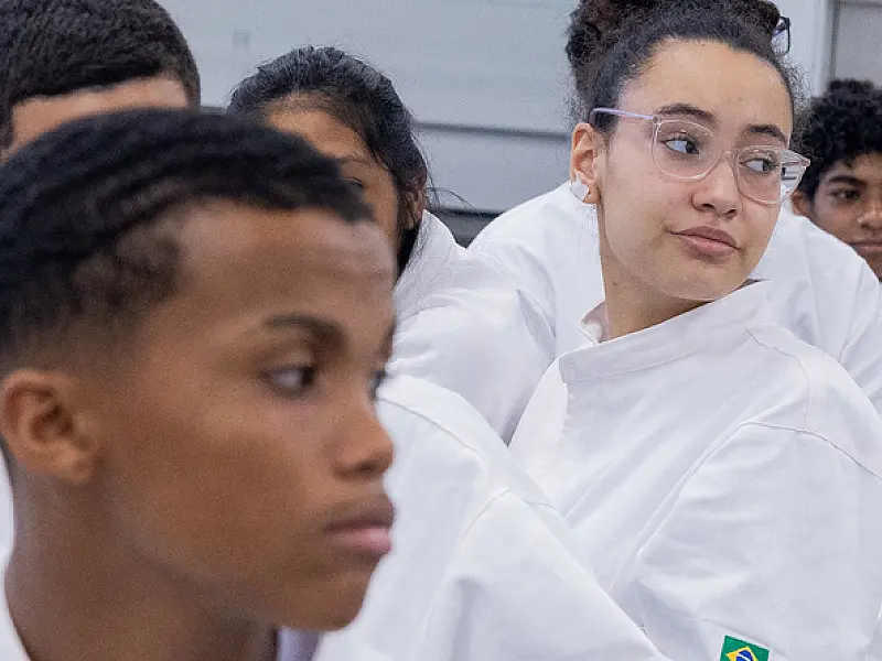 Educação lança estágio remunerado para alunos do Ensino Médio