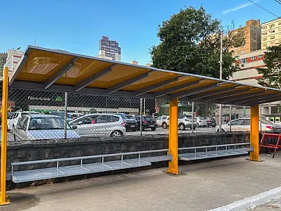 São Vicente  inicia instalação de 150 novas estruturas para pontos de ônibus