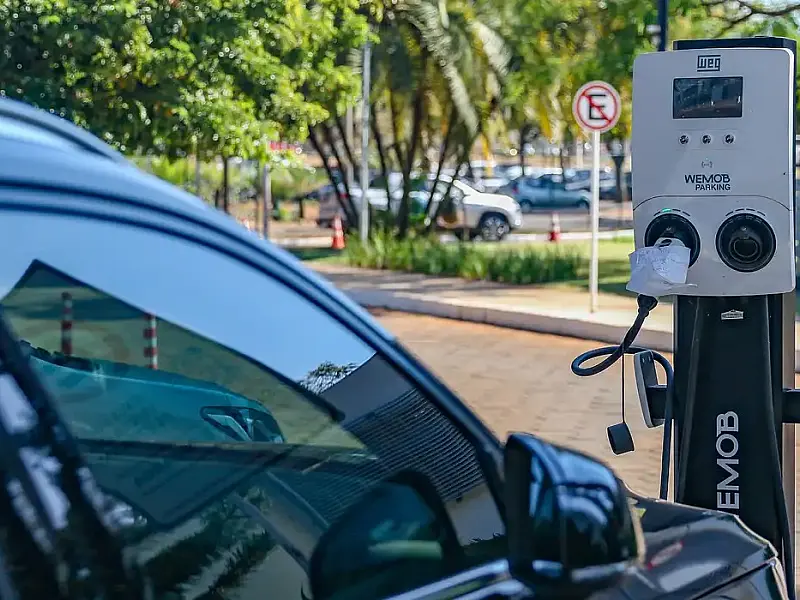 Carros elétricos que estourarem cotas de importação pagarão tarifas