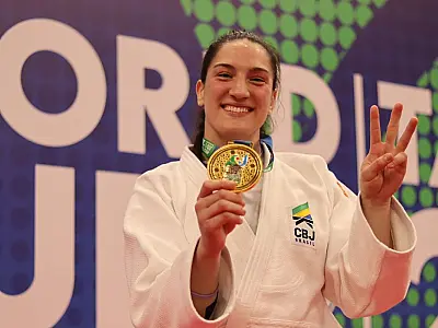 Mayra Aguiar faz história ao conquistar tricampeonato mundial