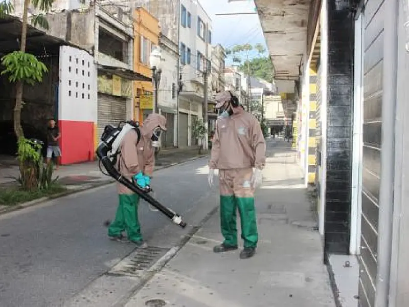 Embaré, em Santos, recebe aplicação de inseticida contra o Aedes na segunda-feira