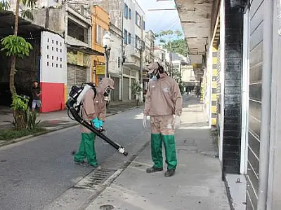 Embaré, em Santos, recebe aplicação de inseticida contra o Aedes na segunda-feira