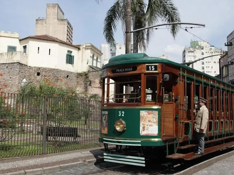 Bondes em Santos fazem passeios gratuitos para comemorar reabertura do Outeiro