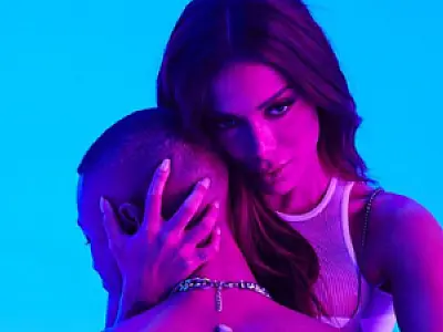 'Envolver', de Anitta, é 17ª mais ouvida no mundo e quebra recorde da cantora