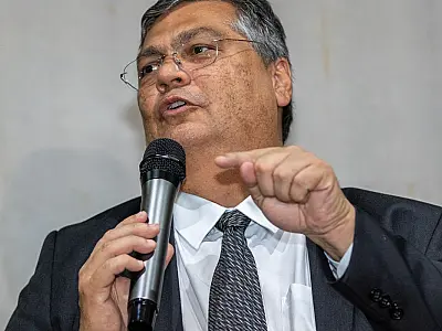 Dino nega vínculo entre operação da PF e entrevista do presidente Lula