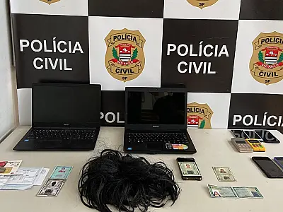 Polícia Civil apreende diversos objetos utilizados na prática de fraudes bancárias em Santos