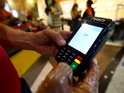 Percentuais de endividados e inadimplentes são os maiores em 12 anos
