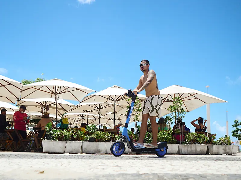 Baixada Santista reúne 301 mil usuários de patinetes elétricos