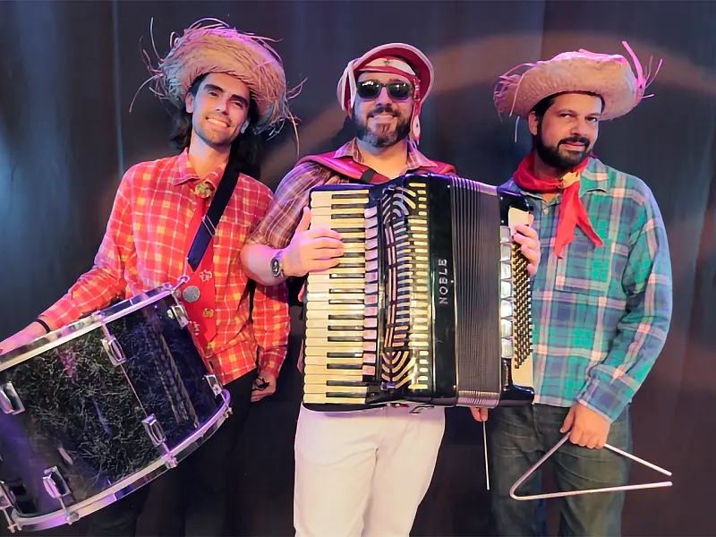 Circuito Cult SP  leva 'Trio Charmoso' à Praça Fernando Arens, neste sábado (27)