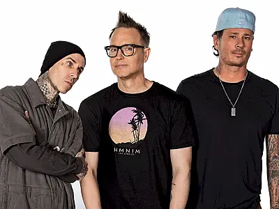 Blink-182 lança disco anacrônico e feito para lembrar passado da banda