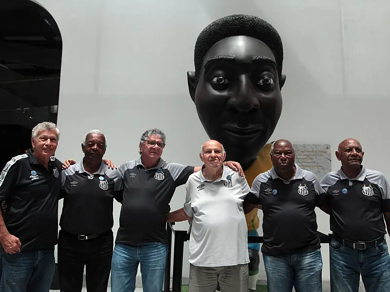 Homenagens: Santos faz reverência especial a Pelé e anuncia novas atrações