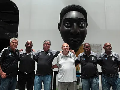 Homenagens: Santos faz reverência especial a Pelé e anuncia novas atrações