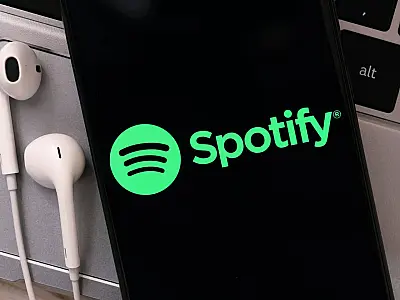 Como gangues na Suécia lavam dinheiro manipulando downloads no Spotify
