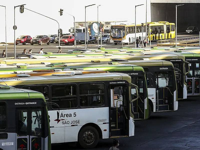 Ministro do STF determina transporte público em nível normal