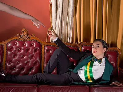 Livro traz 'presidente pornô' inspirado em Bolsonaro, Vargas e sacanagens mil