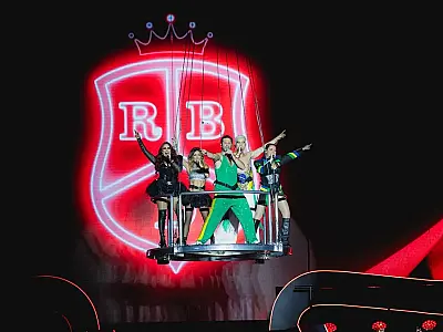 Em primeiro show no Brasil, RBD enaltece os fãs e transforma o Engenhão em caldeirão