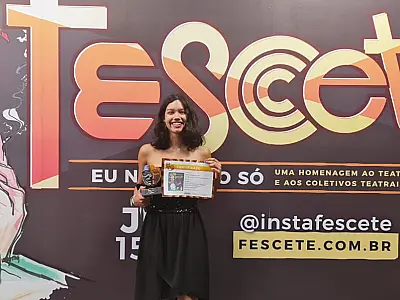 Renata Sousa, aluna de teatro da prefeitura de Bertioga vence FESCETE