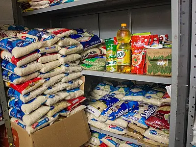 Fundo Social arrecada 3 toneladas de alimentos com troca de ingressos do show