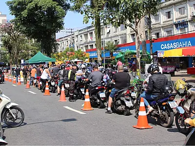 200 antenas corta-pipa são instaladas em motos no 2º Pit Stop do Motoca de São Vicente
