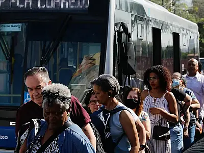 Tarifa Zero em ônibus começou neste domingo na capital paulista