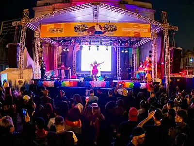 Parada do Orgulho LGBT+ de Santos celebra diversidade com feira cultural e marcha no Centro