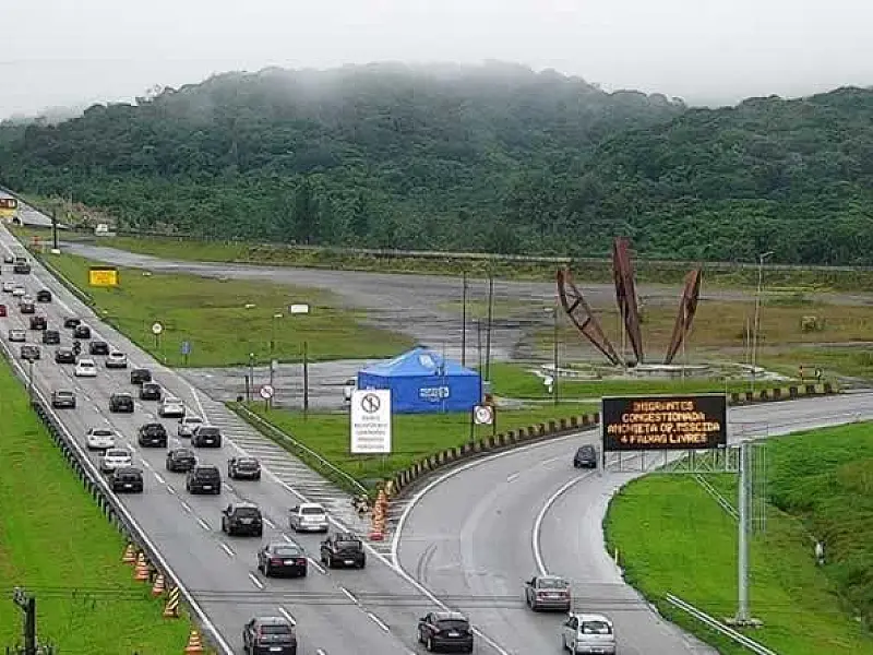 Sistema Anchieta-Imigrantes registra mais de 361 mil veículos rumo ao litoral nos feriados de Páscoa