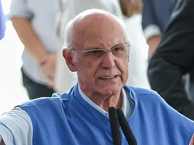 Dez vereadores desistem de apoiar CPI sobre ONGs e padre Lancellotti