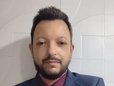 Família pede ajuda após desaparecimento do jornalista Geoffrey Scarmelote