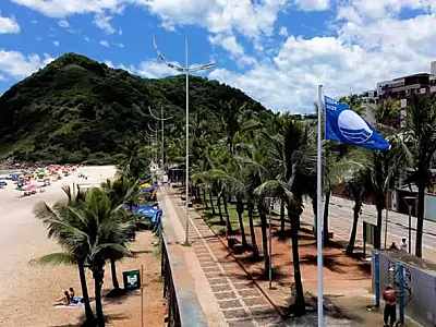 Praia do Tombo, no Guarujá, tem 15ª Bandeira Azul hasteada e segue recordista