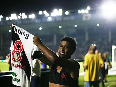 Vasco confirma ida do jovem volante Andrey Santos para o Chelsea