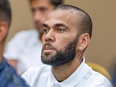 Daniel Alves devolveu R$ 817 mil a Neymar, afirma advogada