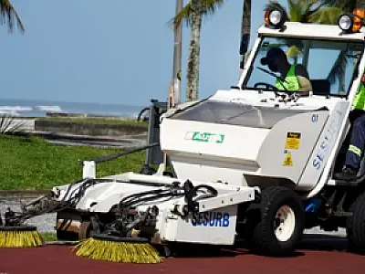 Cidade conta com novas varredeiras para limpeza