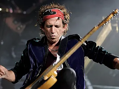 Keith Richards diz que show dos Rolling Stones em holograma é inevitável