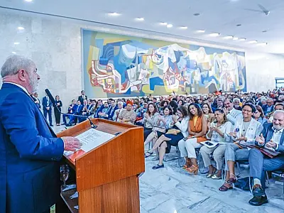 Governo anuncia R$ 2,4 bilhões para recompor orçamento de universidades e institutos federais