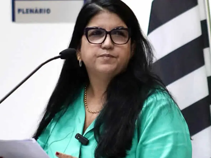 Vereadora Adriana Machado propõe criação do Passe Livre Saúde em Guarujá